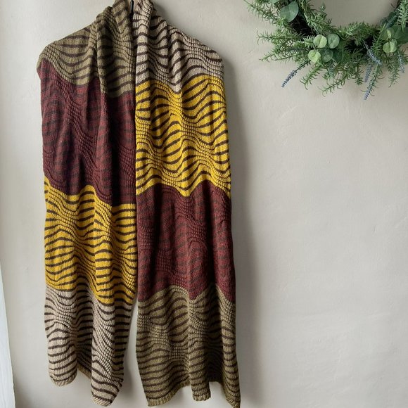 Essentials Multicolored Wave Scarf - Picture 6 of 8